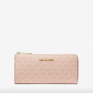 Michael kors Jet set wallet NWT